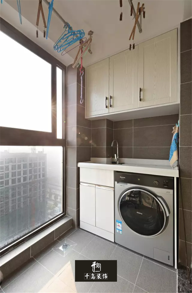 簡約混搭陽臺(tái)裝修效果圖