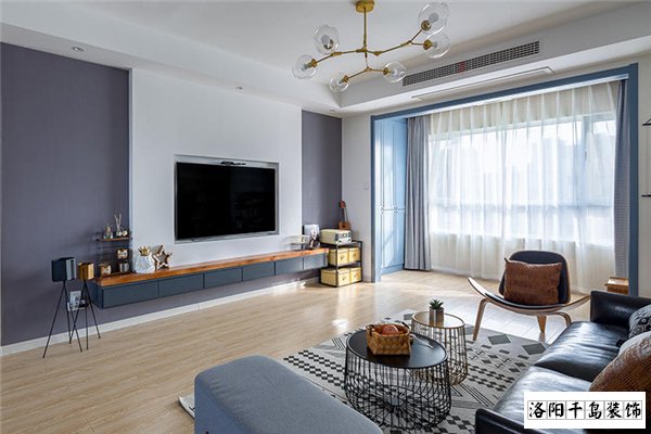 多燈頭設(shè)計，亮度更高