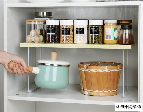 內(nèi)置分層架，櫥柜更能裝
