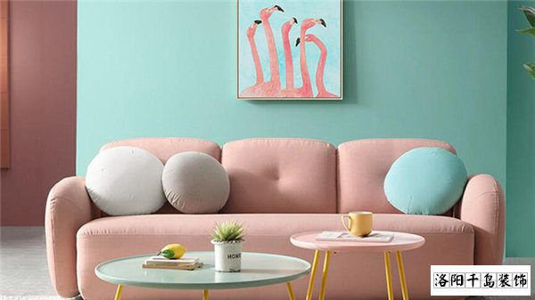 洛陽裝修公司哪家好又便宜？北歐風(fēng)沙發(fā)搭配技巧